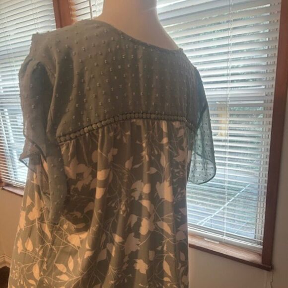 Daniel Rainn Green White Floral tie front cap sleeves blouse, size XXL - Picture 3 of 5